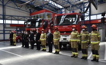 Samorząd wyróżnił zasłużonych strażaków