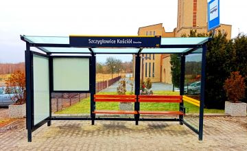 Nowe wiaty przystankowe