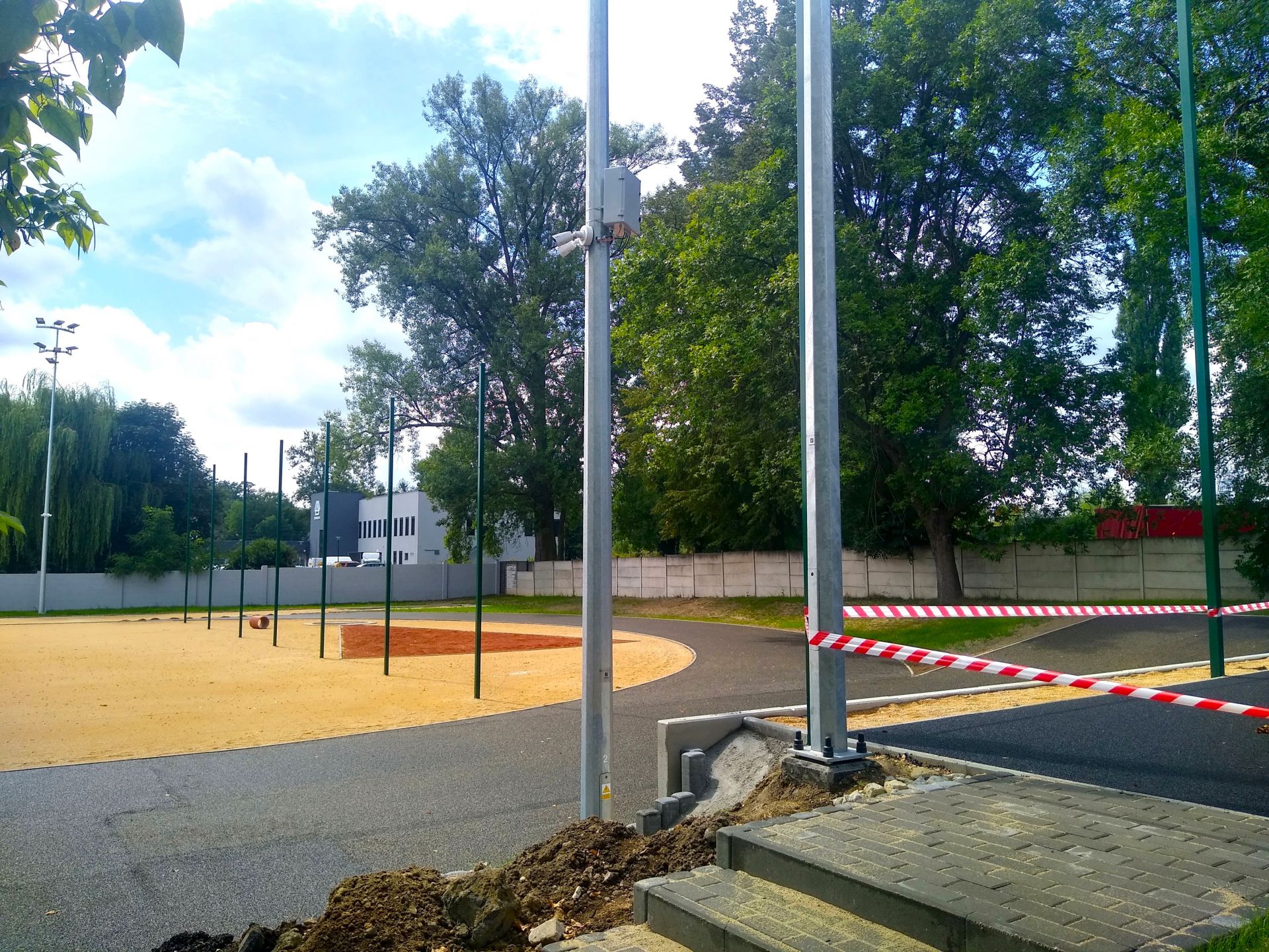 Zdjęcie przedstawiające prace budowlane na terenie MSP nr 2 w Knurowie 