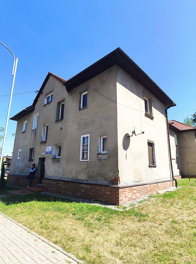 Zdjęcie przedstawiające budynek przy ulicy Koziełka 46 w Knurowie Zdjęcie przedstawiające budynek przy ulicy Koziełka 46 w Knurowie