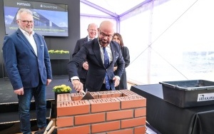 Uroczyste wmurowanie kamienia węgielnego pod nową inwestycję Panattoni dla nowego zakładu Grupy Fortaco w Knurowie (1)