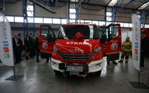 Przekazanie wozu bojowego OSP Szczygłowice (1)