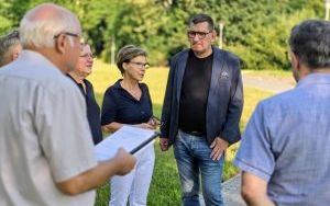 Budowa placu zabaw na knurowskich Błoniach (2)