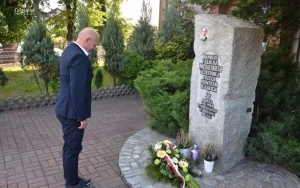 Oddanie honorów przy Pomniku Feliksa Michalskiego (1)